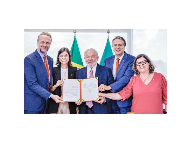 Lula sanciona projeto de lei que cria bolsa para estudantes do ensino médio, que teve relatoria do catarinense Pedro Uczai