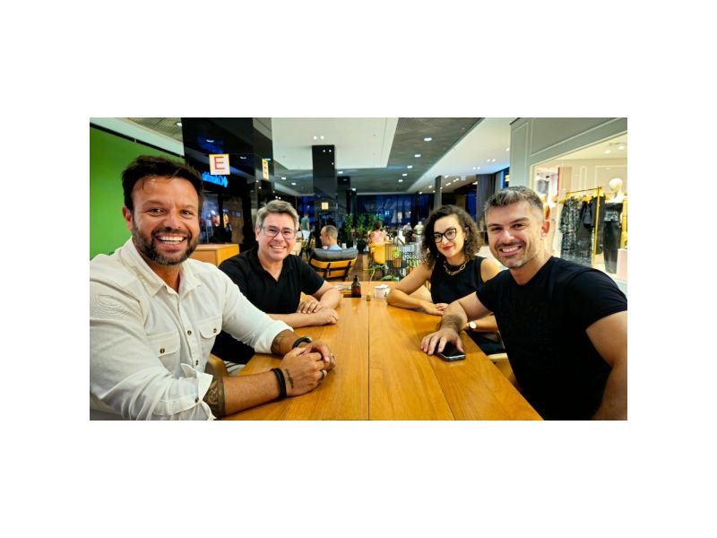 Pedrão tomou café com Manu Vieira e Bruno Souza, do Novo, e convidou o partido para uma aliança na disputa pela prefeitura de Florianópolis