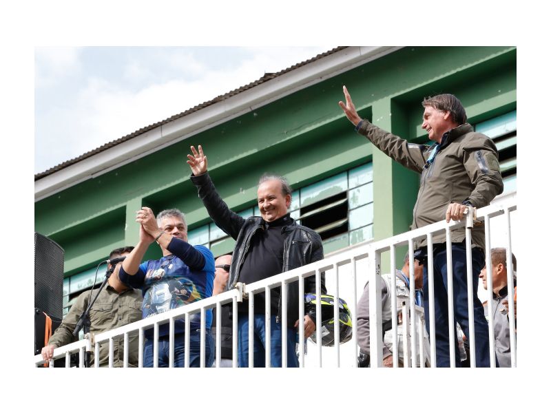 Bolsonaro, João Rodrigues e Jorginho na motociata de Chapecó em 2021