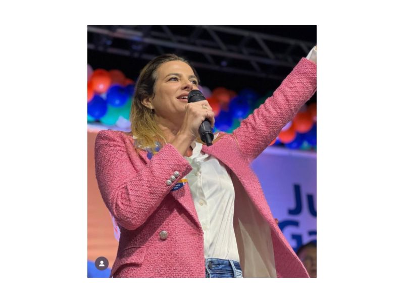 Cíntia Queiroz Loureiro expõe sua experiência e avalia a participação das mulheres na política em artigo para o upiara.net