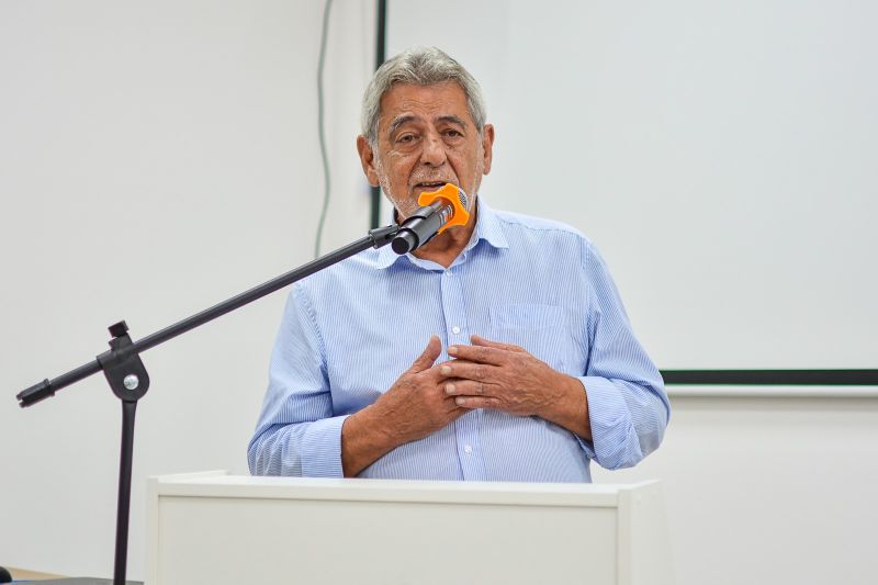 O prefeito de São Francisco do Sul, Godofredo Gomes Moreira Filho, declara a Claudio Loetz que é contra novo porto privado na cidade.