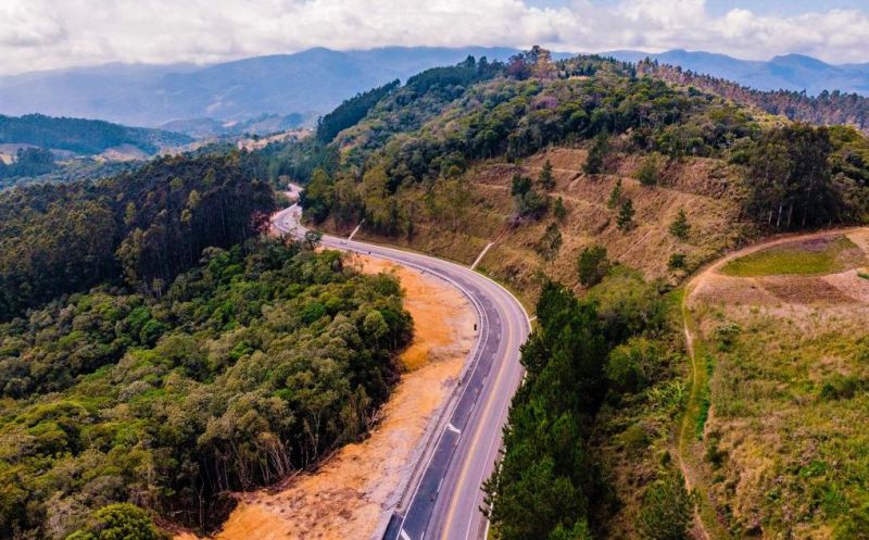 O DNIT lançou nova licitação para projetos de engenharia para a construção de terceiras faixas na BR-282 entre Palhoça e Alfredo Wagner