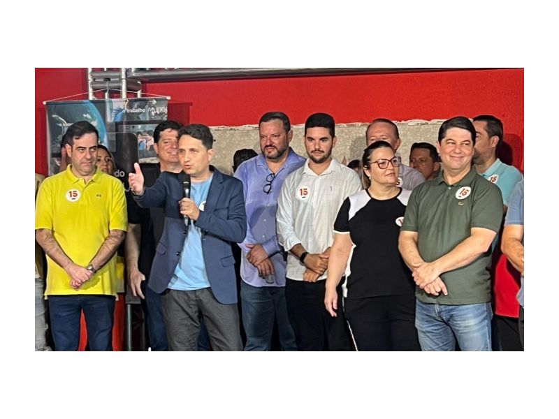 O MDB de Camboriú filiou o vereador John Lenon Teodoro para enfrentar o ex-governador Leonel Pavan (PSD) pela prefeitura