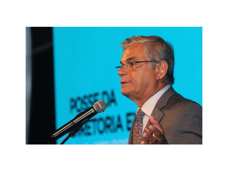 O prefeito de Itajaí, Volnei Morastoni, convidou o ex-governador Eduardo Pinho Moreira para assumir a superintendência do Porto de Itajaí