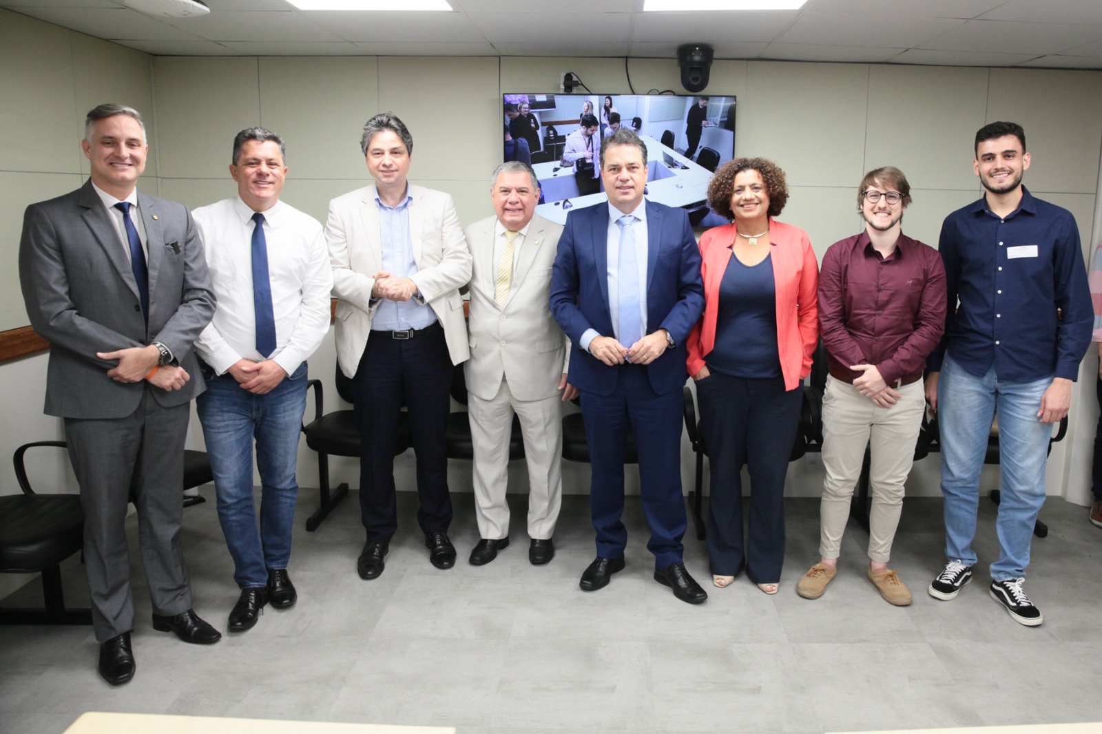 Parlamentares e conselheiros que integram a frente parlamentar SC-China