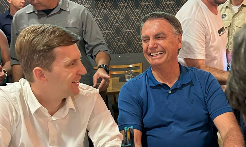 Peeter Grando recebe apoio de Bolsonaro na disputa da prefeitura de Balneário Camboriú