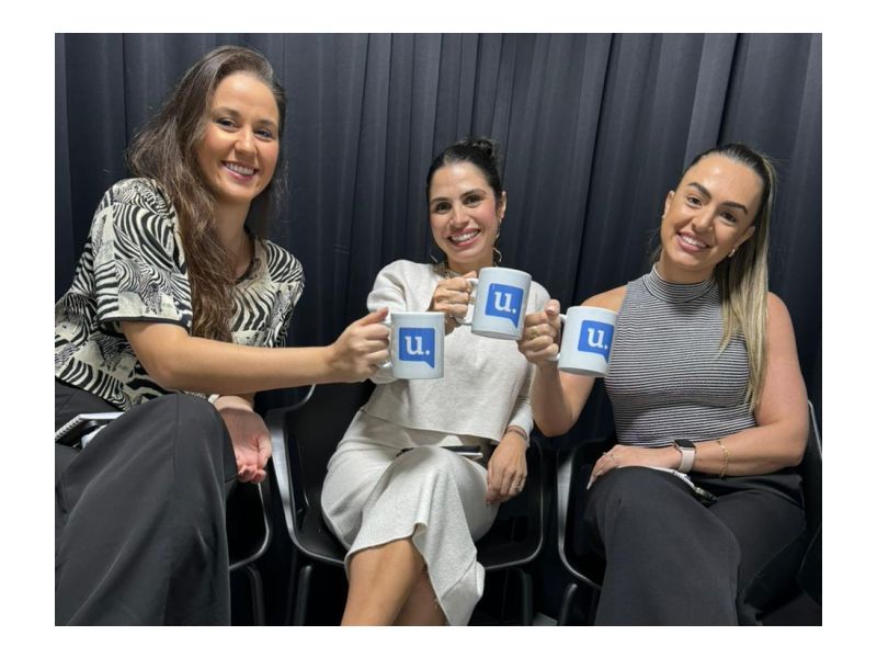 Isabela Rodrigues, Isa Pinheiro e Ana Carolina Bossle, do Comanda, foram entrevistadas por Sol Urrutia na redação do upiara.net.