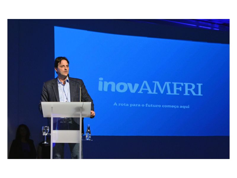 Paulo Bornhausen defende financiamentos internacionais para consórcios de municípios como forma de driblar a burocracia do governo federal e a falta de estrutura dos Estados.