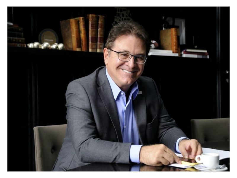 Ex-ministro do Turismo, Vinicius Lummertz decidiu se refiliar ao MDB de Florianópolis após um período no PSDB