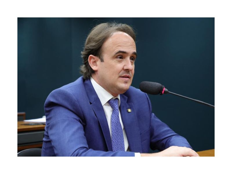 Deputado Carlos Humberto participando de audiência sobre a BR-101