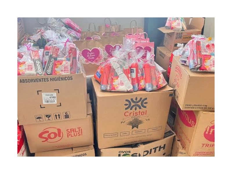 Kits destinado às mulheres atingidas pelas enchentes do RS
