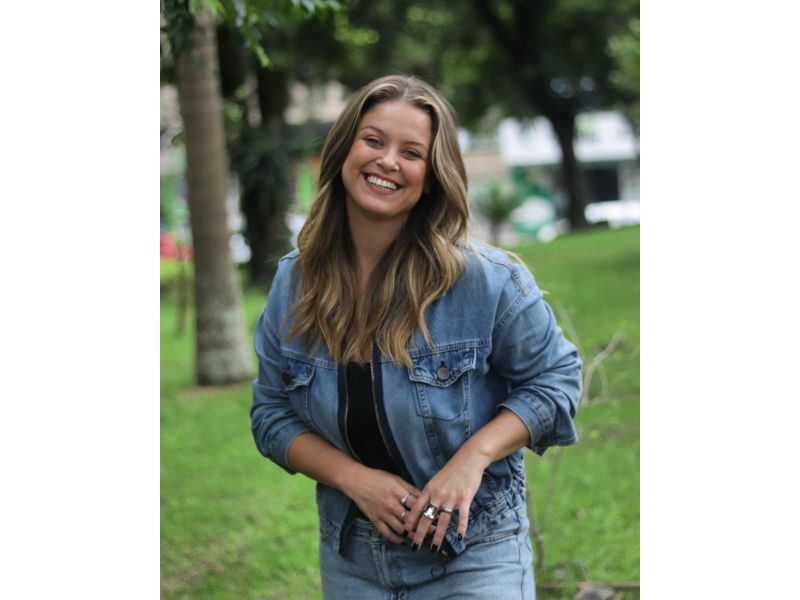 Giovana Mondardo escreve artigo sobre a necessidade de que Santa Catarina se prepare para a possível migração de pessoas afetadas pelas enchentes no Rio Grande do Sul.