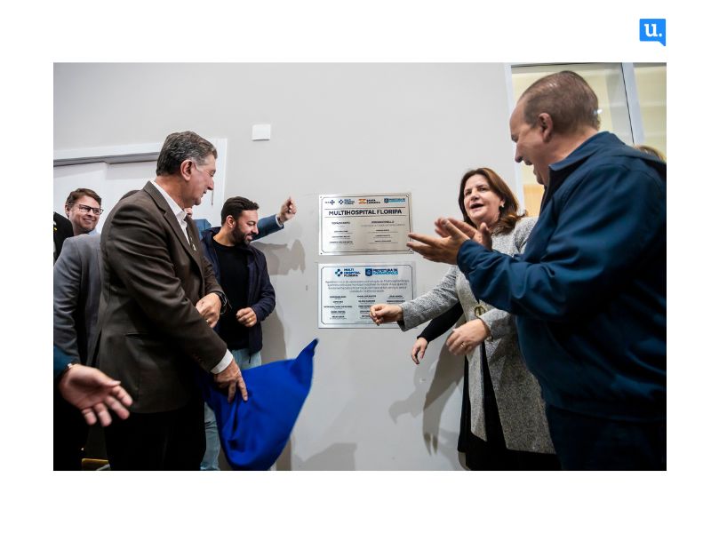 MultiHospital de Florianópolis e mostra como a unidade de saúde reforça a aliança do prefeito Topázio Neto (PSD) com o PL de Jorginho Mello e fomenta uma polarização com a esquerda de Florianópolis baseada na terceirização ou não dos serviços públicos.