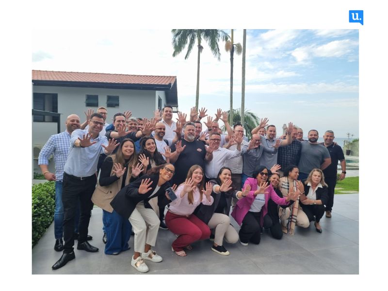 Jorge Goetten ao lado de Sérgio Motta e de lideranças de um Republicanos que mescla nomes que estavam na legenda a outros ligados ao novo presidente e ao governador Jorginho Mello (PL).