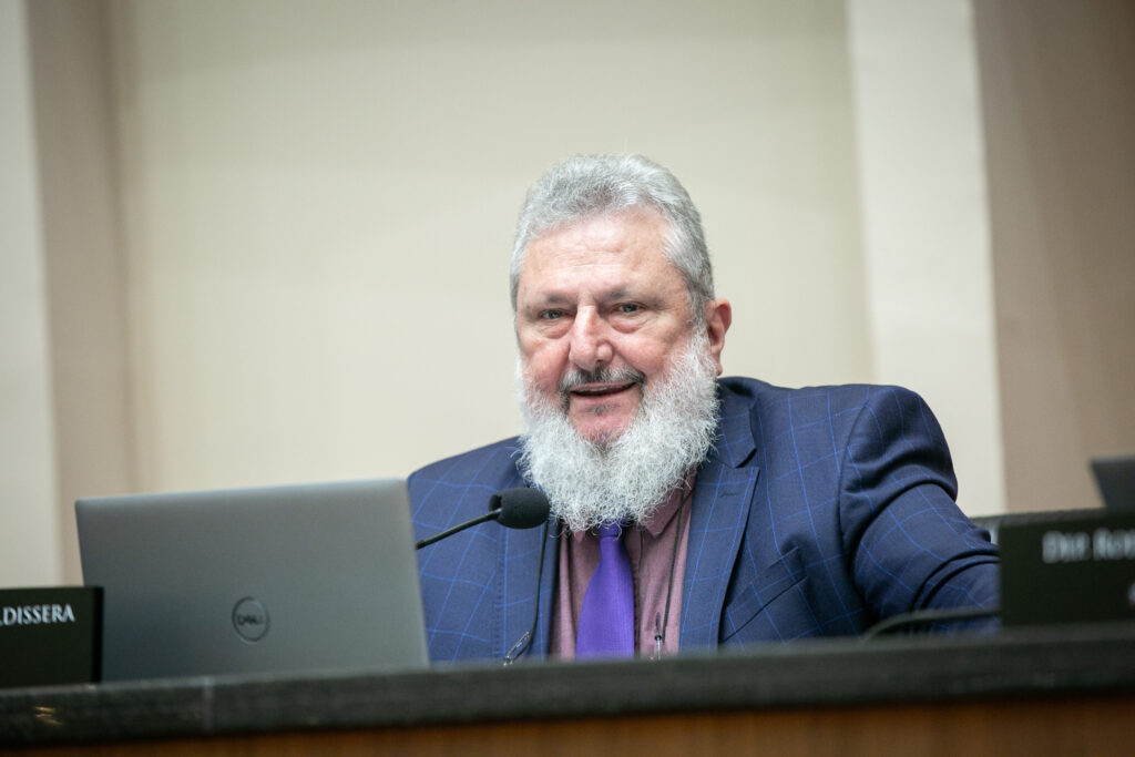 Padre Pedro é opção para presidir PT de SC