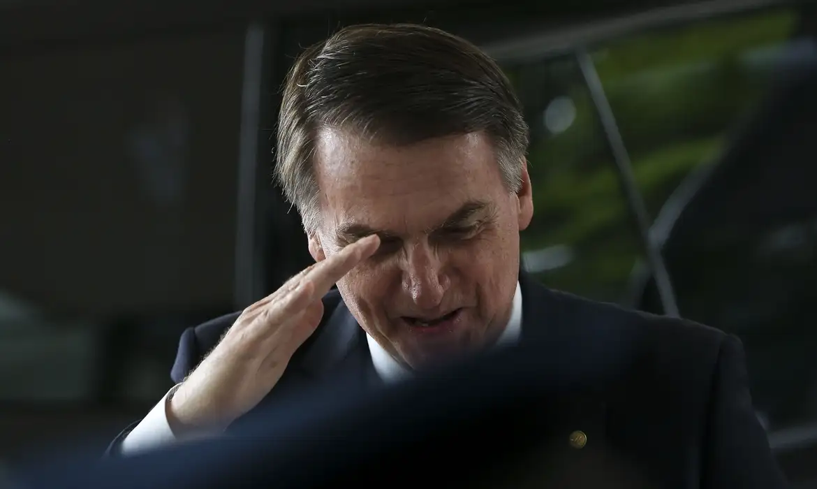 Bolsonaro lavagem de dinheiro