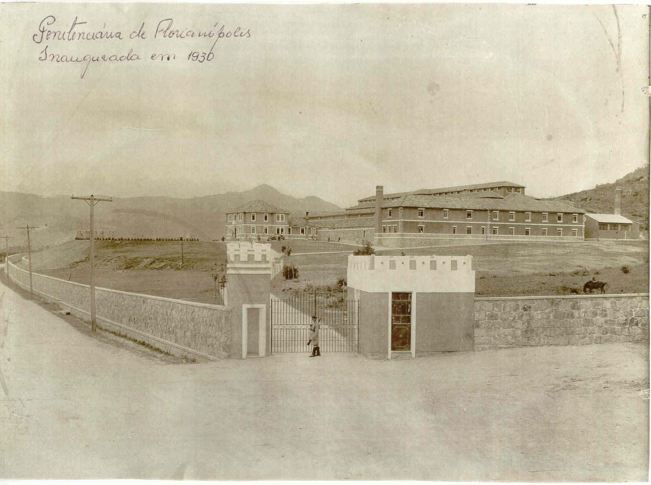 Inaugurado em 1930 como Penitenciária da Pedra Grande, Complexo Prisional da Agronômica, em Florianópolis, completou 95 anos