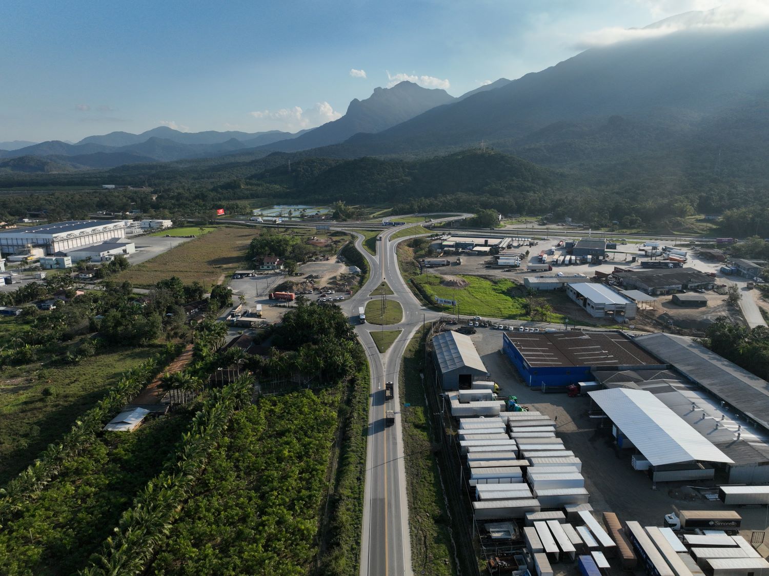 SC receberá R$ 365 milhões do Paraná. Decisão publicada nesta sexta-feira determina que o pacote de investimentos em infraestrutura, como na rodovia SC-417 (foto), seja concluído em até 24 meses – Foto: Thiago Kaue / SECOM