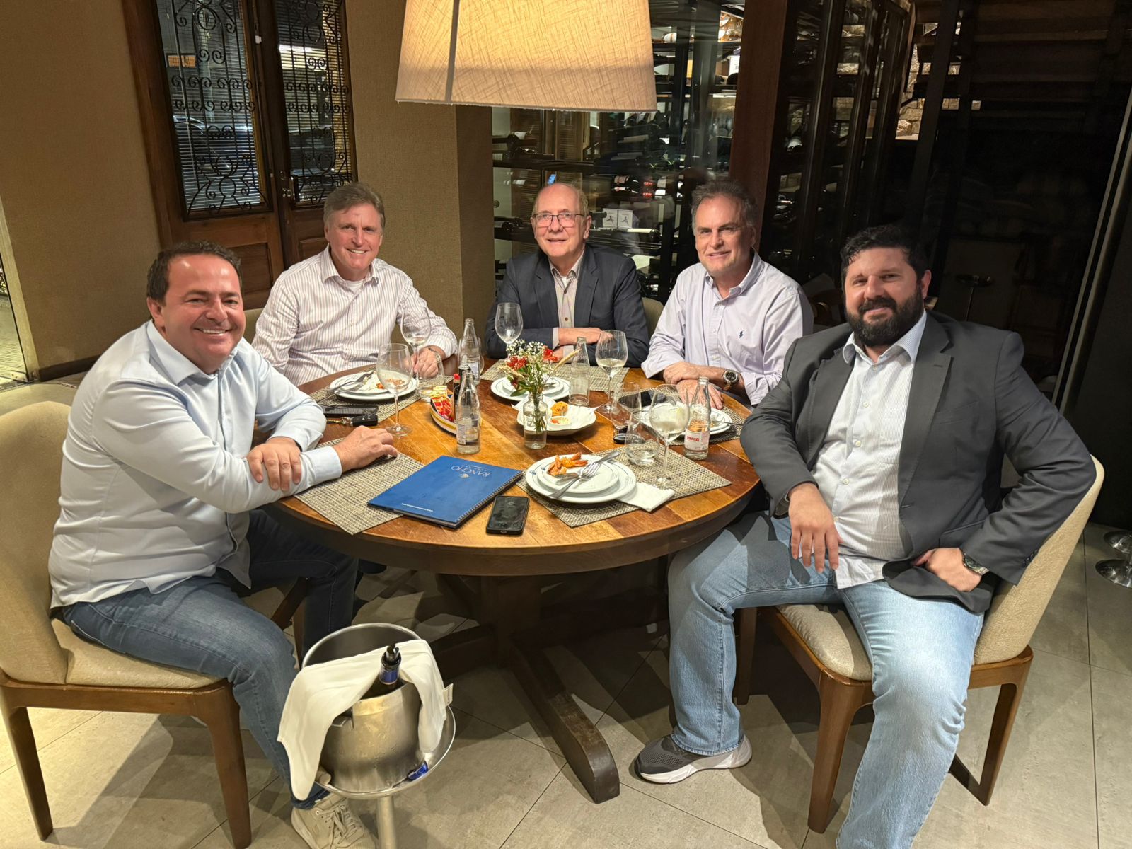 Presidente estadual do PSB, Nikolas Bottos convidou os ex-senadores Paulo Bauer e Dário Berger para concorrem a governo ou senado