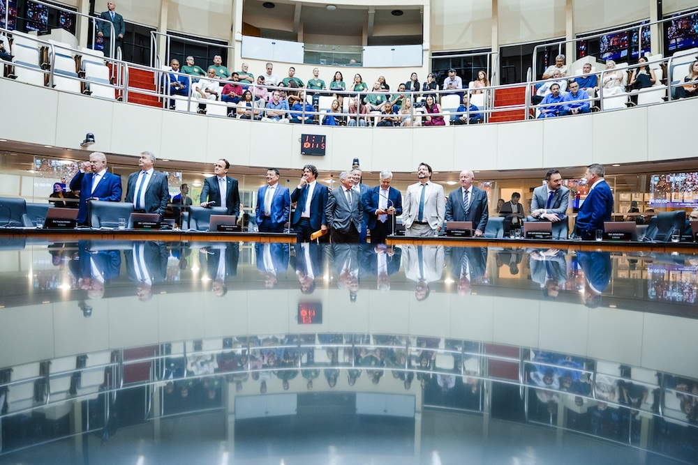 Projeto contra cotas raciais nas universidades foi um dos 68 aprovados na última sessão da Alesc em 2025