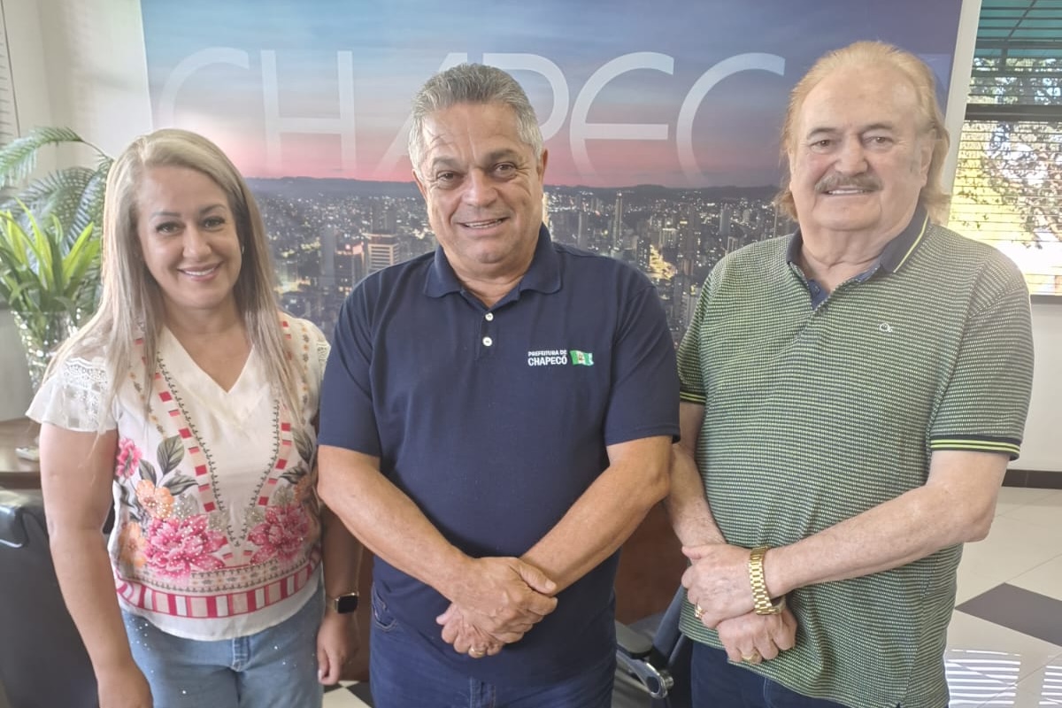 Débora e Narcizo Parisotto serão candidatos à Câmara e Alesc pelo PSD de João Rodrigues. Foto: Divulgação.