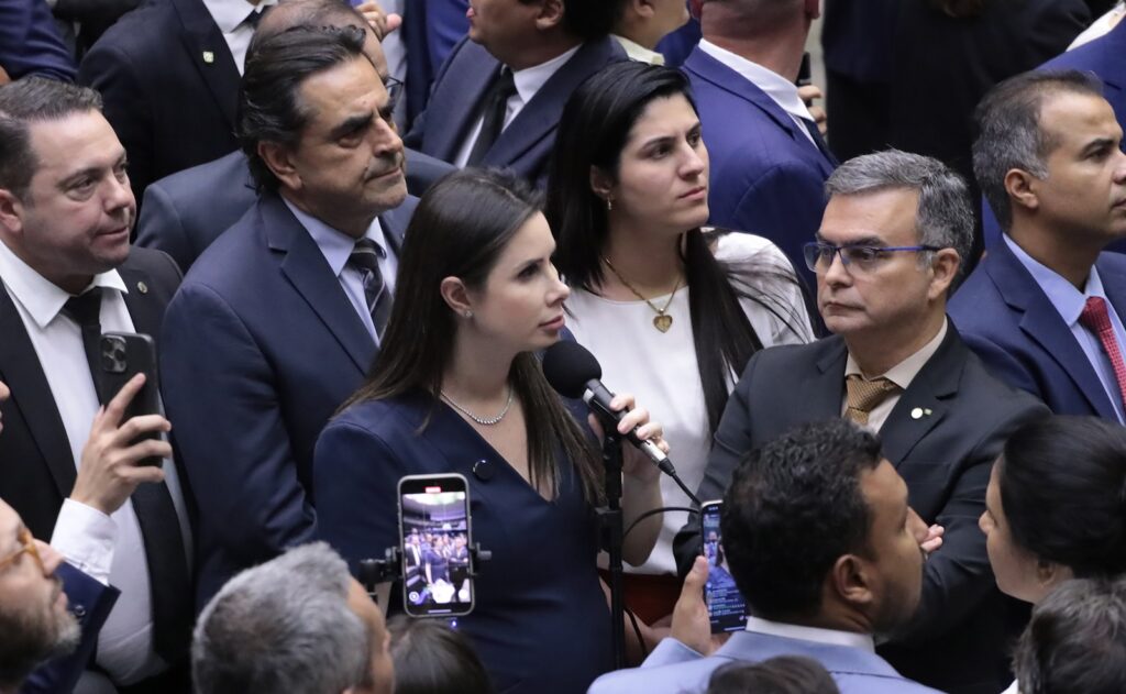 Caroline de Toni e a hora da decisão. Foto: Bruno Spada / Câmara dos Deputados