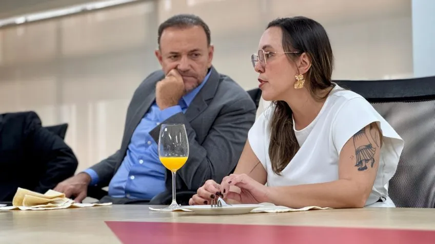Presidente nacional do PSOL, Paula Coradi, em encontro com o presidente nacional do PT, Edinho Silva, em fevereiro deste ano. Foto: PSOL, Divulgação