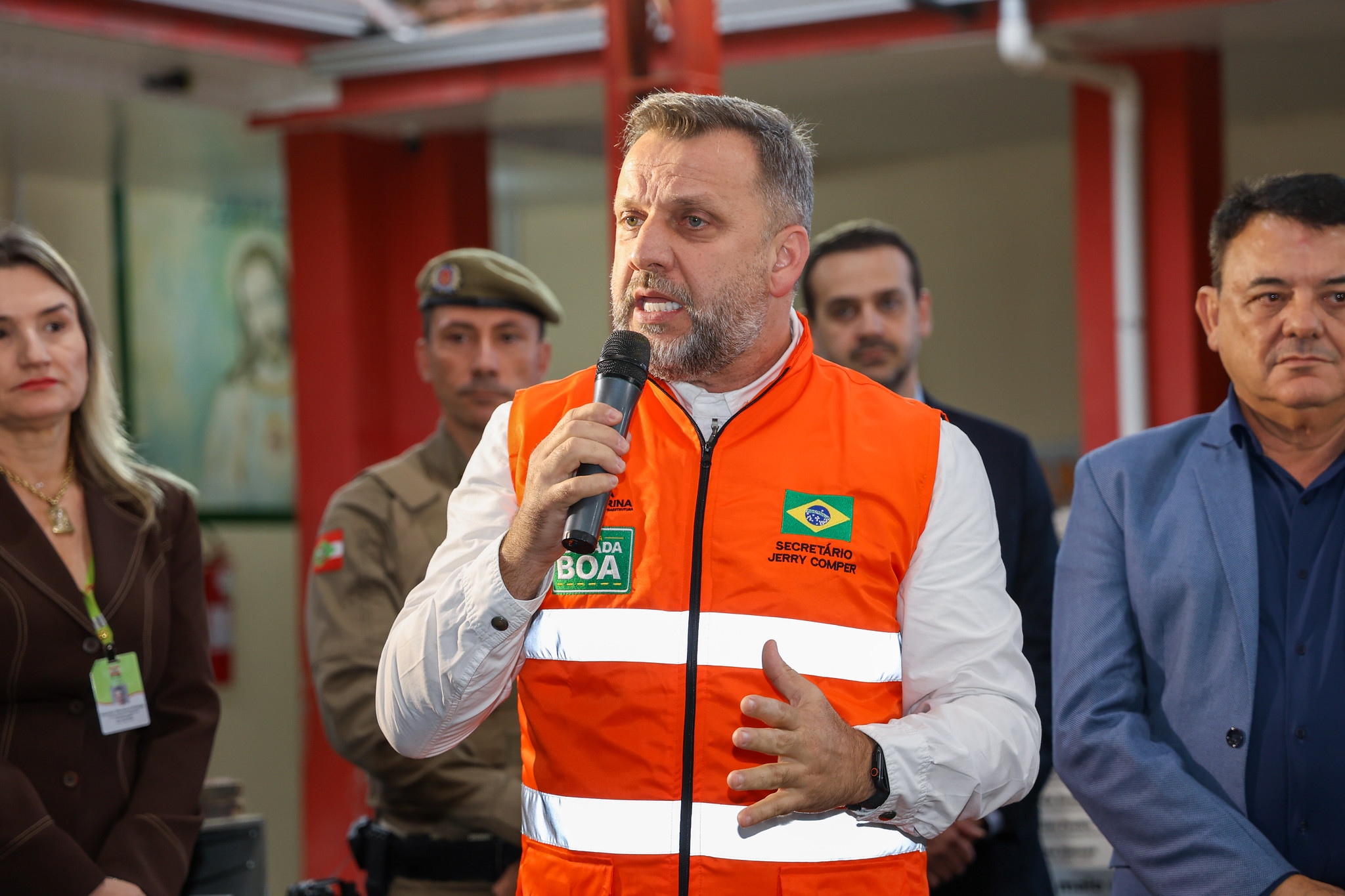 Jerry Comper quer continuar com Jorginho. Foto: Leo Munhoz, SecomGOVSC.
